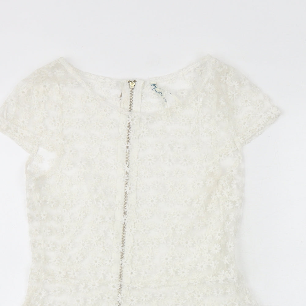 Preworn Womens White Polyester Basic Blouse Size S Boat Neck