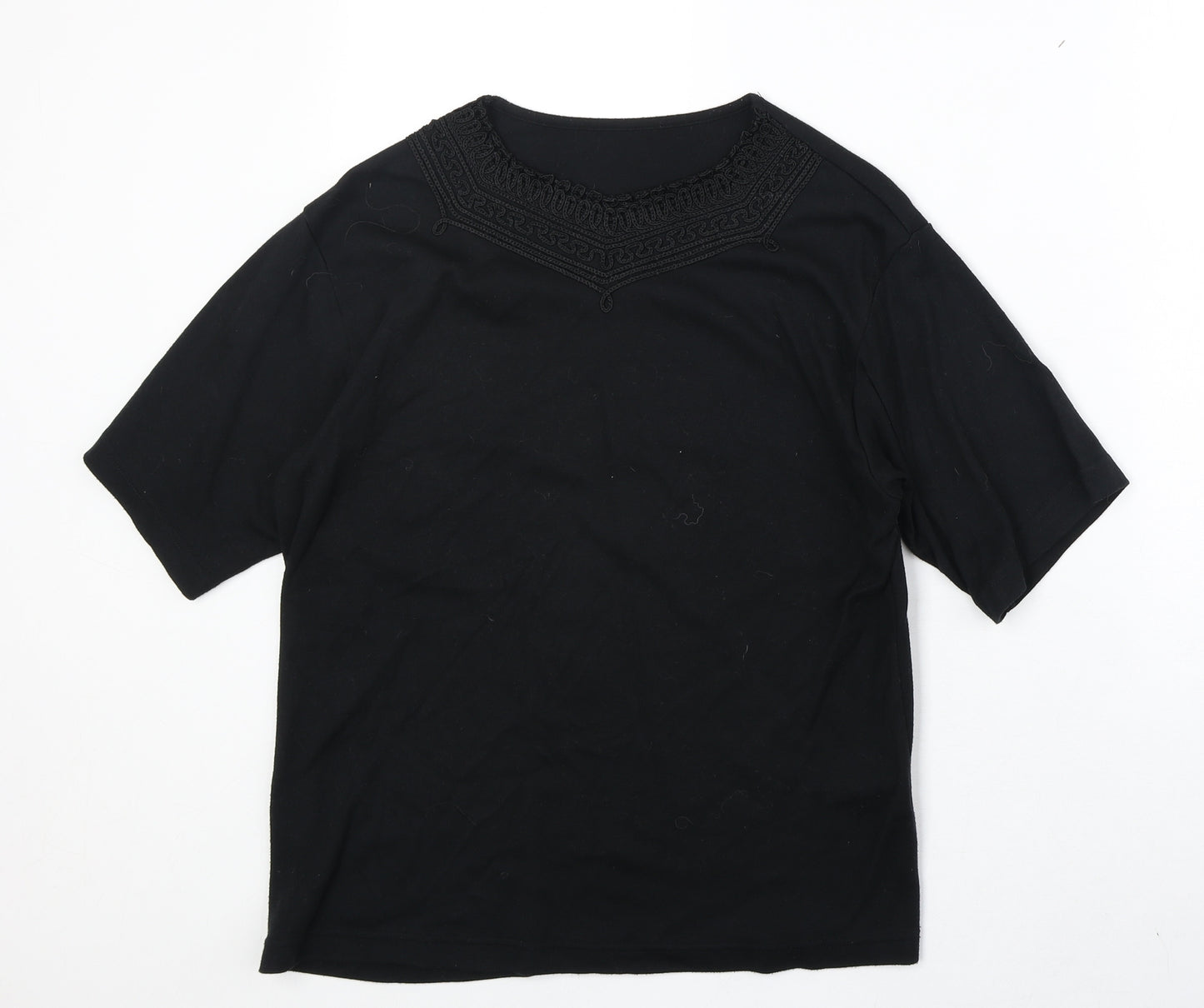 Preworn Womens Black Polyester Basic T-Shirt Size L Round Neck