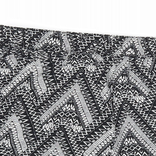 Divided Womens Black Geometric Viscose Basic Shorts Size 6 Regular Pull On - Waist 22 inches