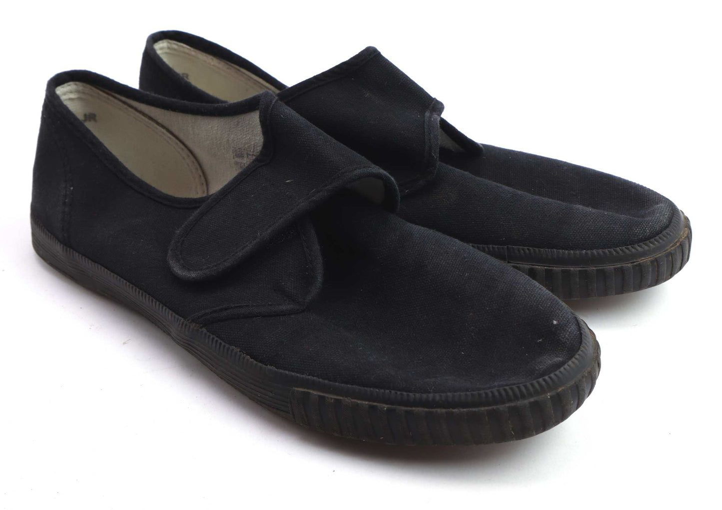 Preworn Boys UK Size 5 Black Plimsolls