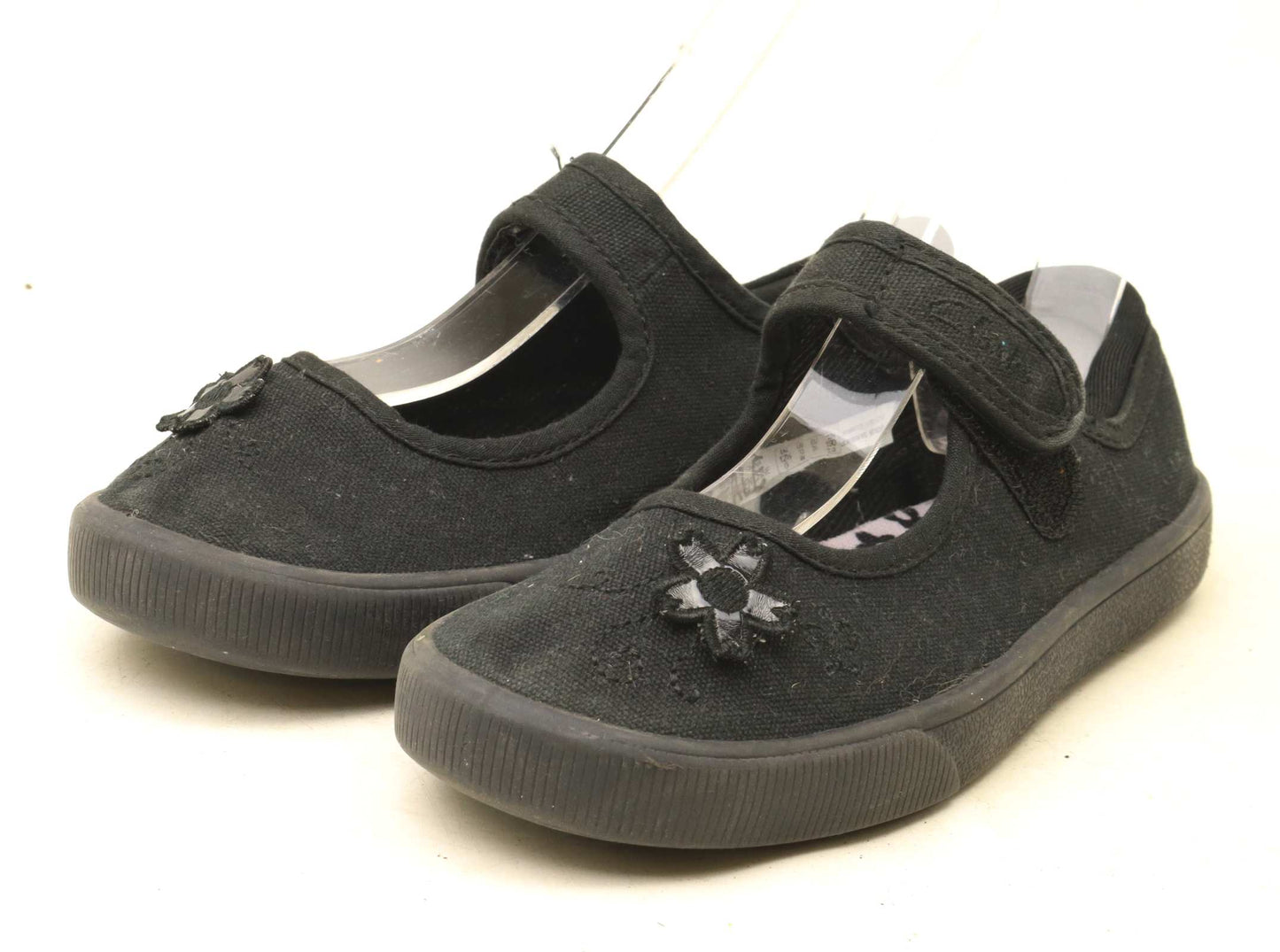 Clarks Girls UK Size 12.5 Black Plimsolls