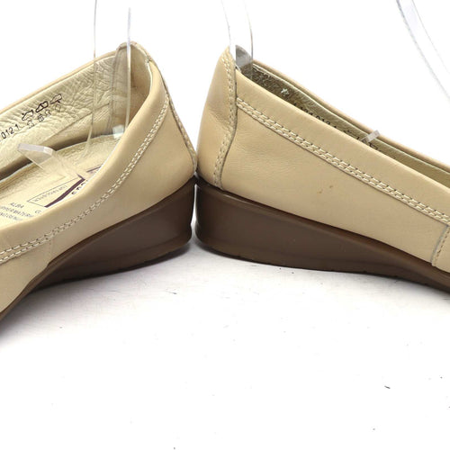 Medicus Womens UK Size 5.5 Beige Leather Shoes