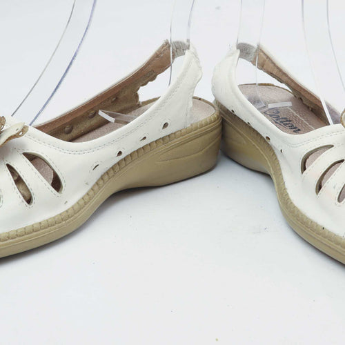 Cotton Traders Womens UK Size 5 White Butterfly Sandals