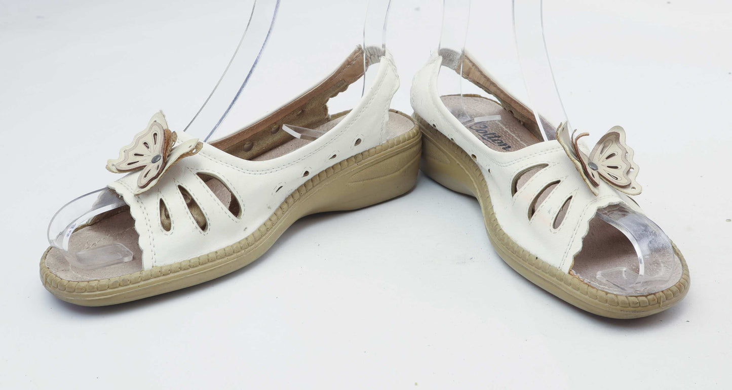 Cotton Traders Womens UK Size 5 White Butterfly Sandals